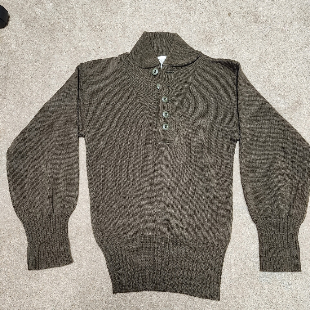 Men's Olive Sweater Military Size Small